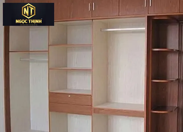 Xưởng Nội Thất Ngọc Thịnh Hiệp Phước - Tủ quần áo bằng ván MDF nhiều ngăn với màu vân gỗ làm cho căn phòng thêm sang trọng, hiện đại - TQANT30 Xưởng Nội Thất Ngọc Thịnh Hiệp Phước - Tủ quần áo bằng ván MDF nhiều ngăn với màu vân gỗ làm cho căn phòng thêm sang trọng, hiện đại - TQANT30